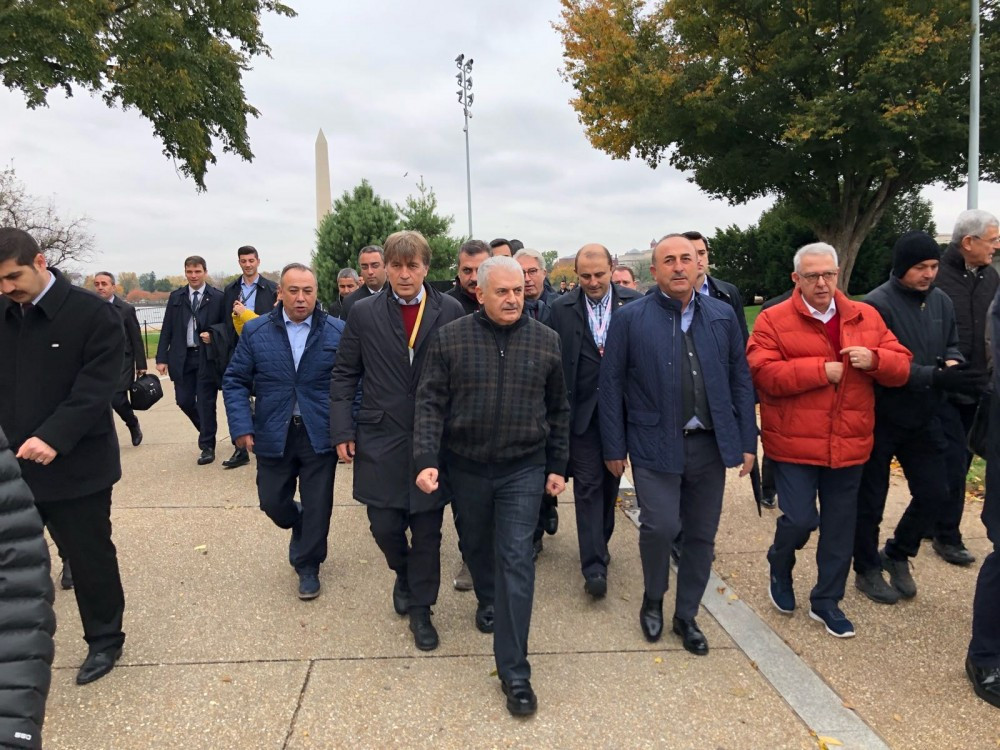 Başbakan Yıldırım'dan se&ccedil;im barajı a&ccedil;ıklaması