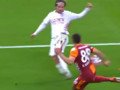Galatasaray - Samsunspor maçında tartışma yaratan pozisyon