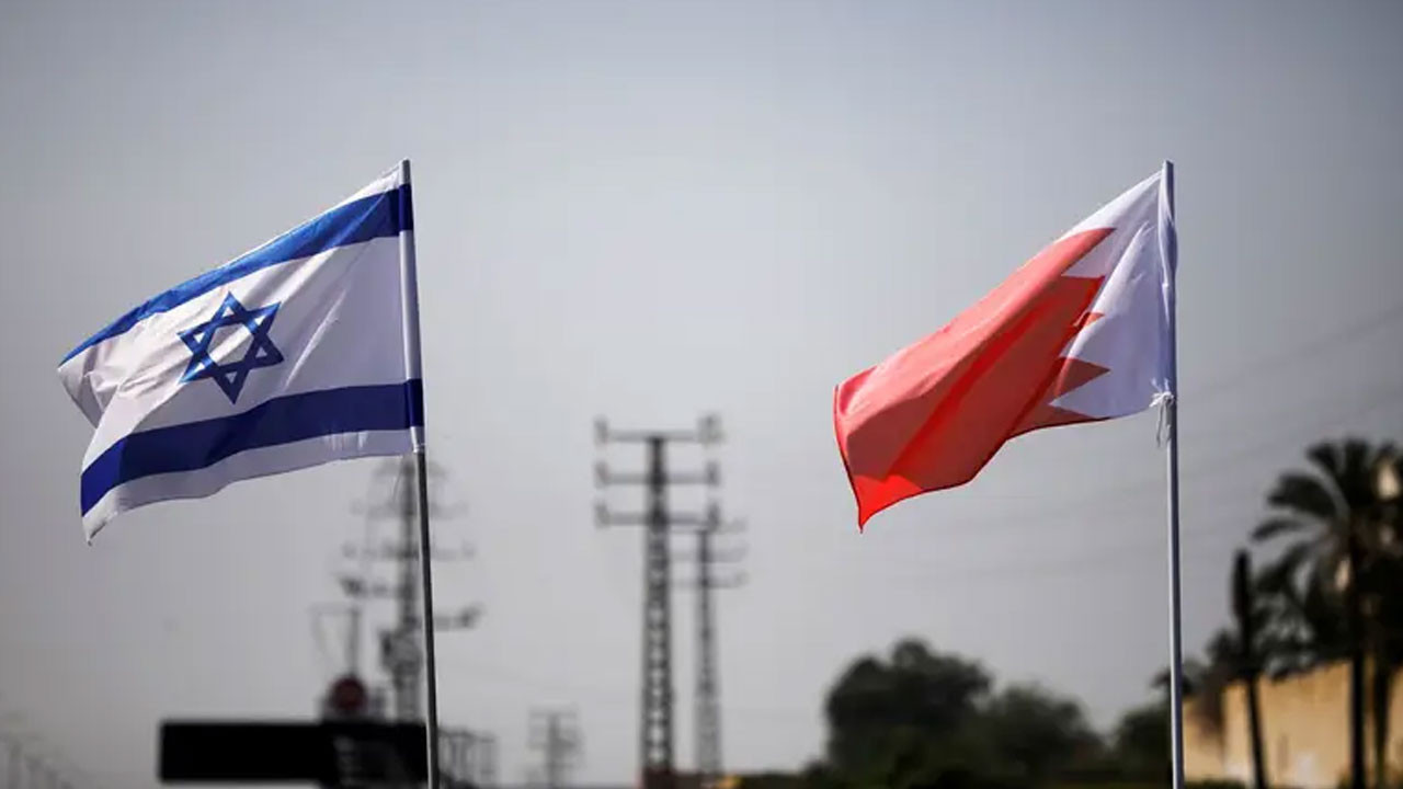 Bahreyn'de İran'dan atılan füze parçalarının isabet etmesi sonucu 3 kişi yaralandı