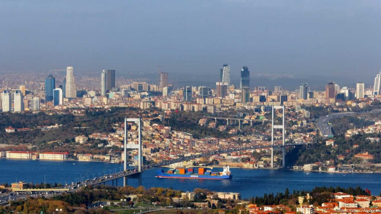 İstanbul Boğazı'nda gemi trafiği çift yönlü kapatıldı