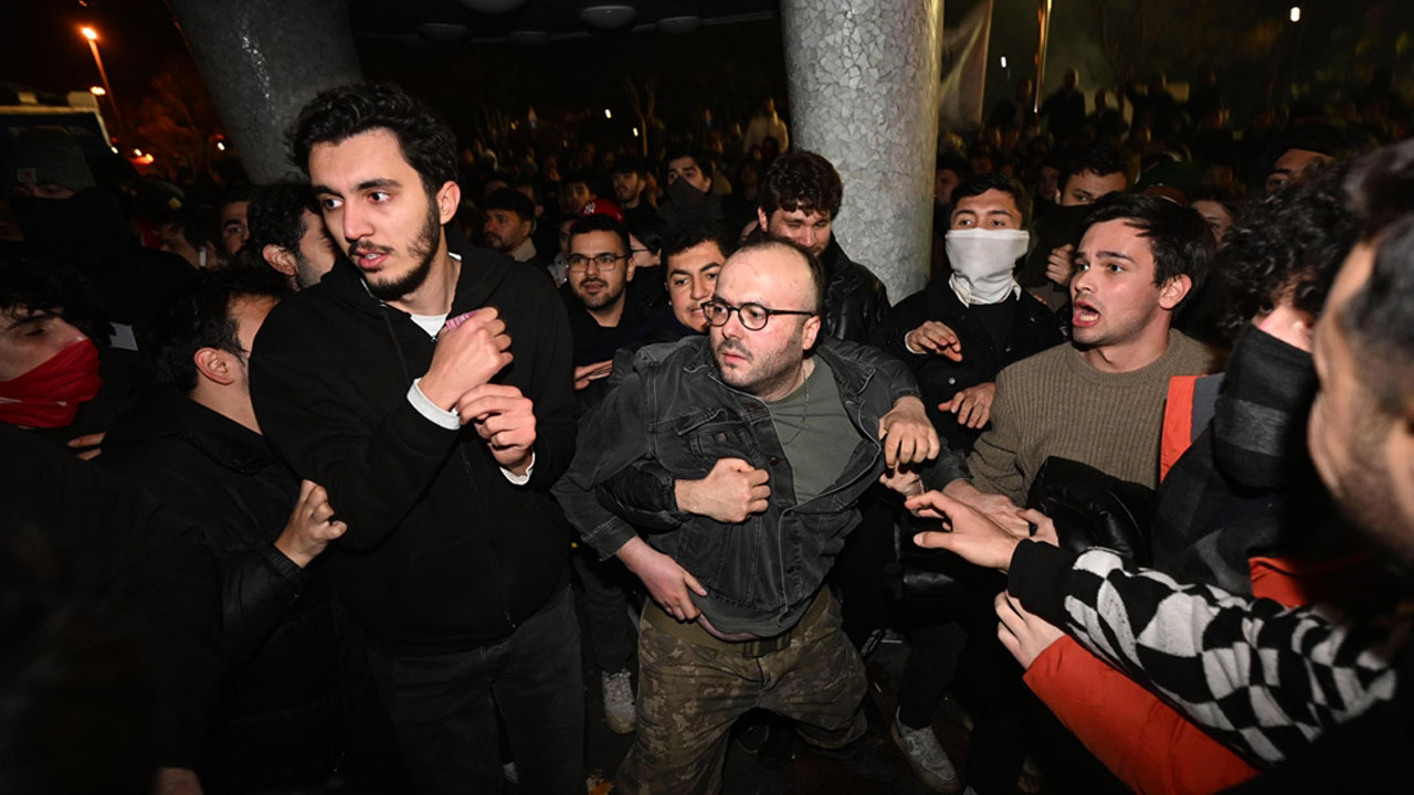 Saraçhane'deki izinsiz gösteride eylemciler İBB binasına girmeye çalıştı