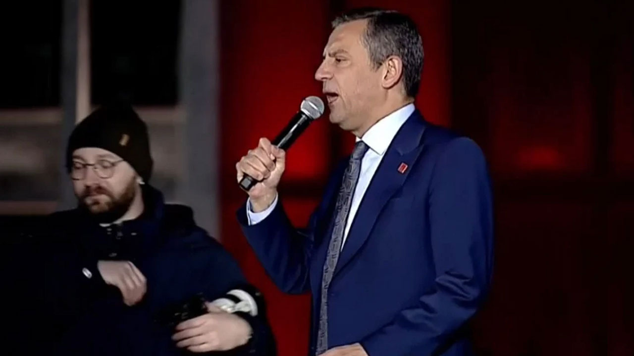Özgür Özel'den tartışma yaratan sözler: Polisle çatışalım diyenler el kaldırsın