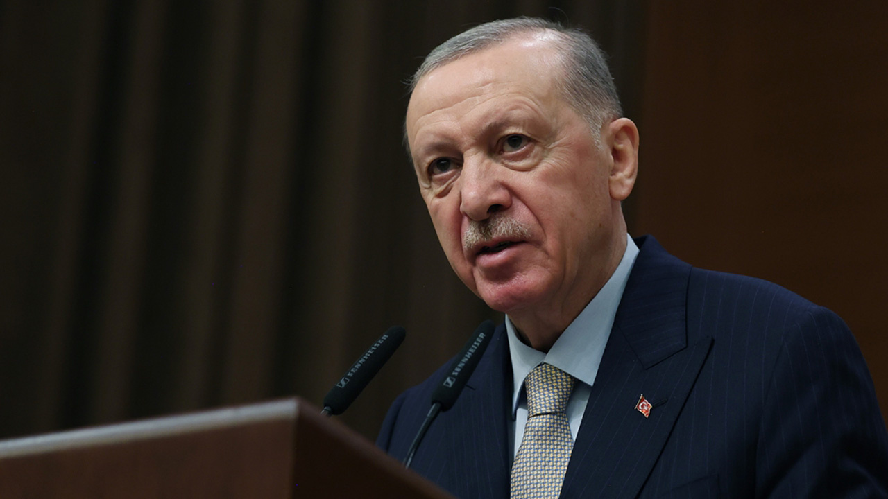 Cumhurbaşkanı Erdoğan, Alparslan Türkeş'i vefatının 28. yılında andı
