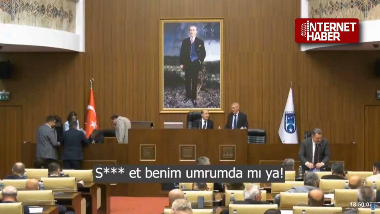 Türkeş'e rahmet dileyen CHP'li mikrofonunu açık unuttu! Şok küfür...