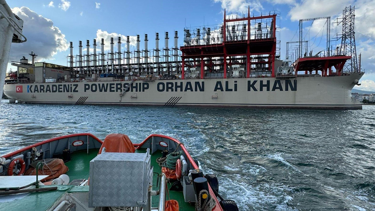 Yalova'da gemi karaya oturdu! Kurtarma çalışması başlatıldı