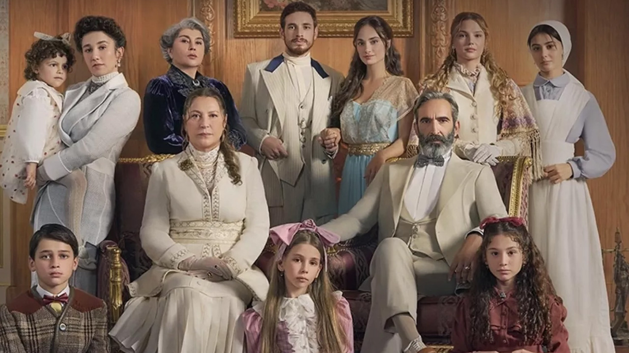 Dizi setinde yangın faciası! "Şakir Paşa Ailesi" dizisinin çekildiği konak yandı: 1 kişi öldü