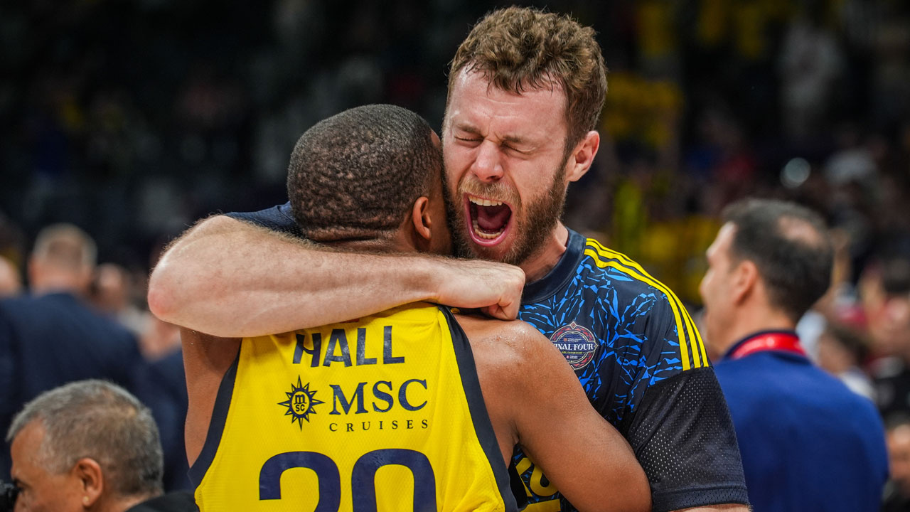 Basketbol dünyası Avrupa Ligi şampiyonu Fenerbahçe Beko'yu kutladı