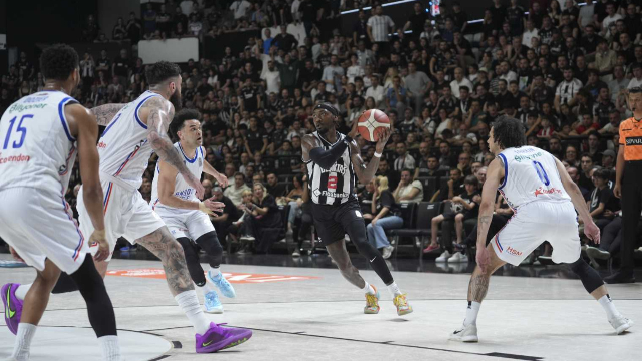 Yarı finalde ilk raund Anadolu Efes’in! Beşiktaş 3 sayıyla yıkıldı