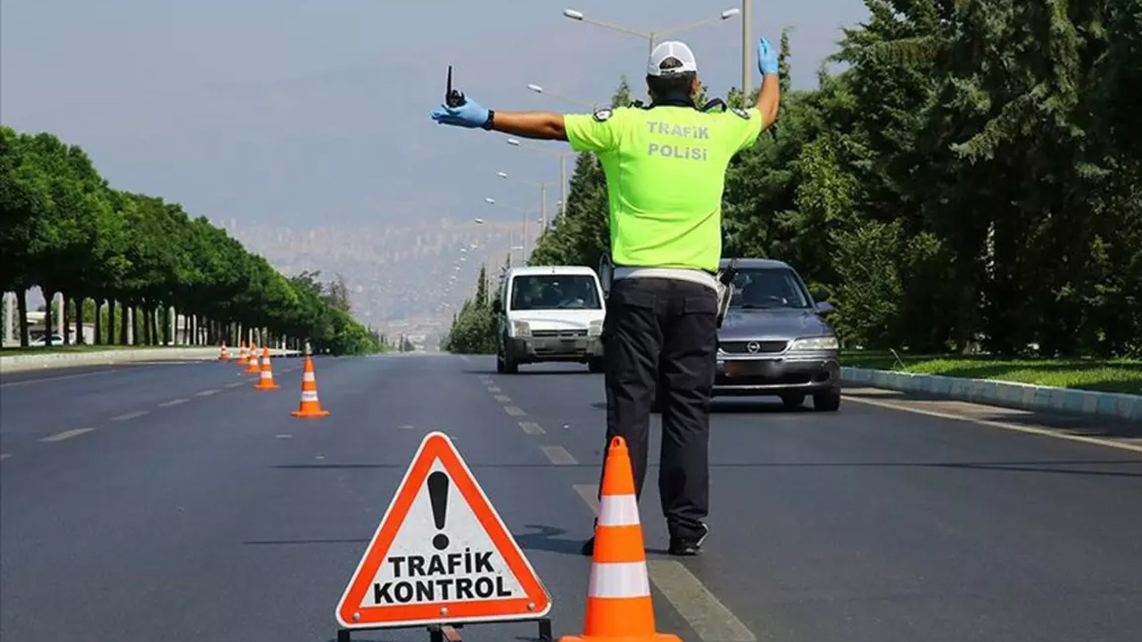 AK Parti MYK'da gündeme geldi! Trafik cezaları ve radar düzenlemesi