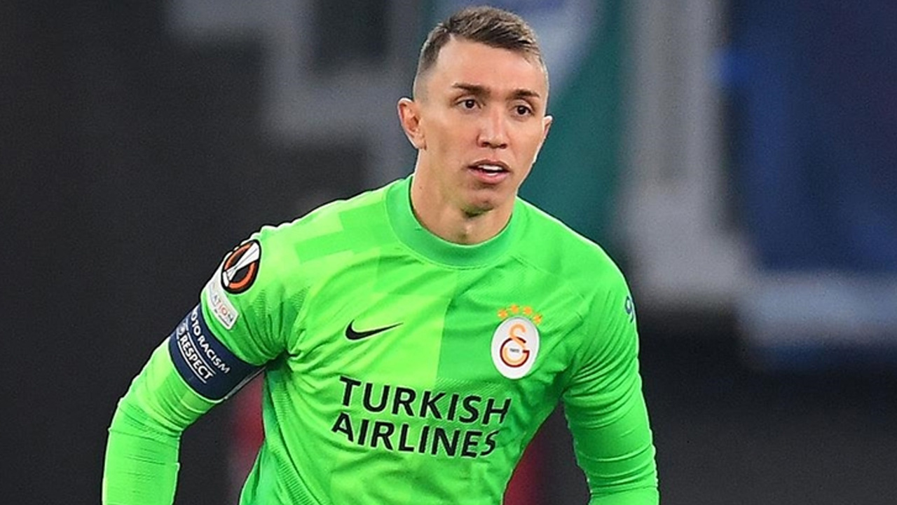 Muslera gitti, Galatasaray yerine geçecek ismi buldu! Barcelona'nın yıldızıyla anlaşma sağlandı deniyor