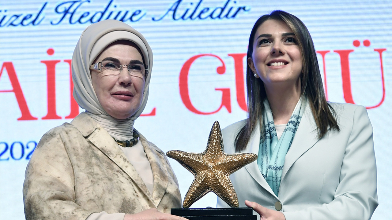 Emine Erdoğan'dan, Koruyucu Aile Sistemi açıklaması: Tüm dünyada yaygınlaşmalı