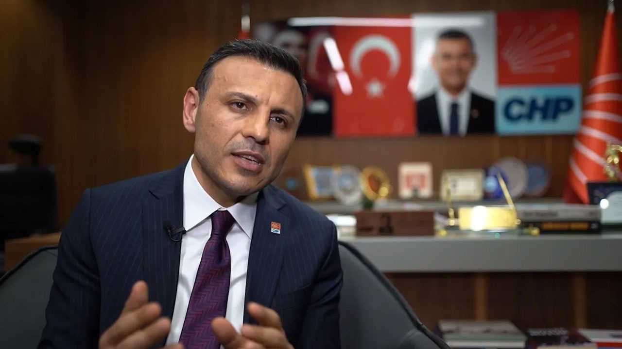 Özgür Çelik yeniden CHP İstanbul İl Başkanı seçildi