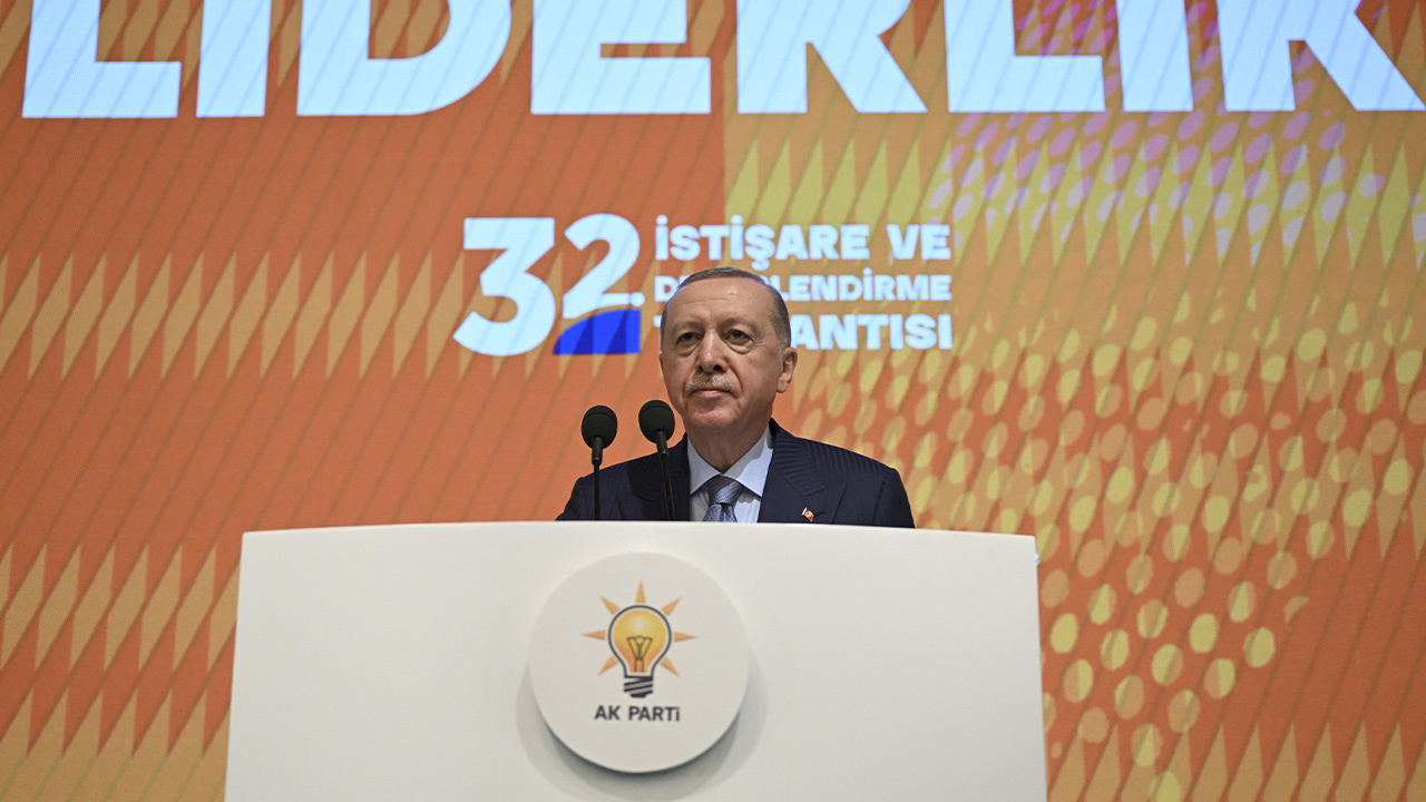 Erdoğan'dan o isme tebrik "Kampımız daha profesyoneldi"