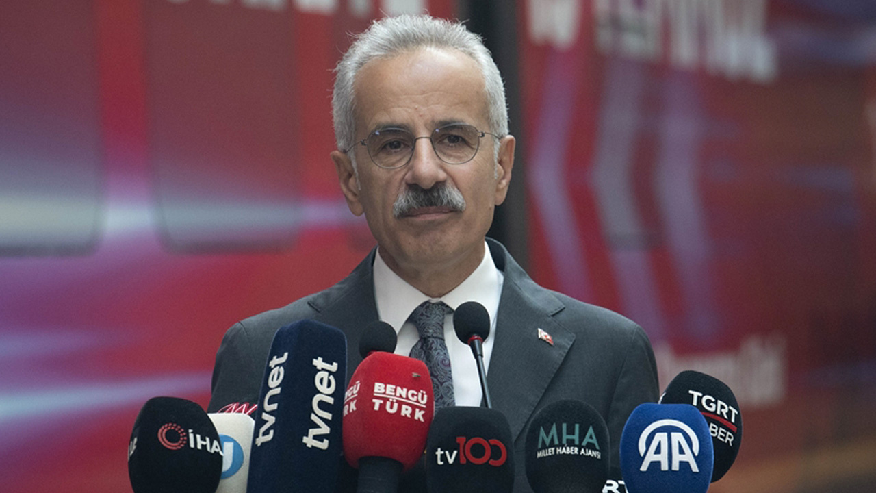 Türk hava sahasında günlük transit uçuş ve uçak trafiğinde rekor kırıldı