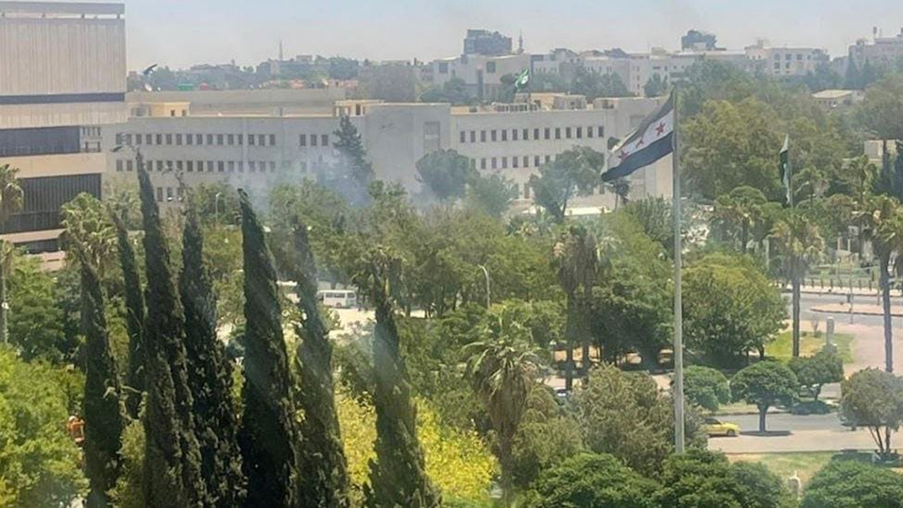İsrail Suriye'nin başkenti Şam'ı vurdu! Bahaneleri Dürziler oldu 'karadan da girebiliriz'
