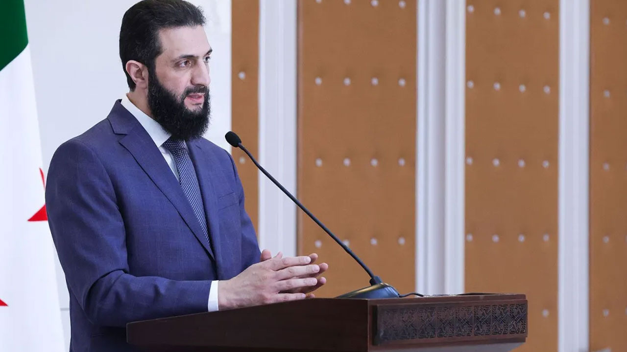 Ahmed Şara'dan ilk açıklama geldi: Şam'da kalıp Suriye'nin her karış toprağını savunacağım