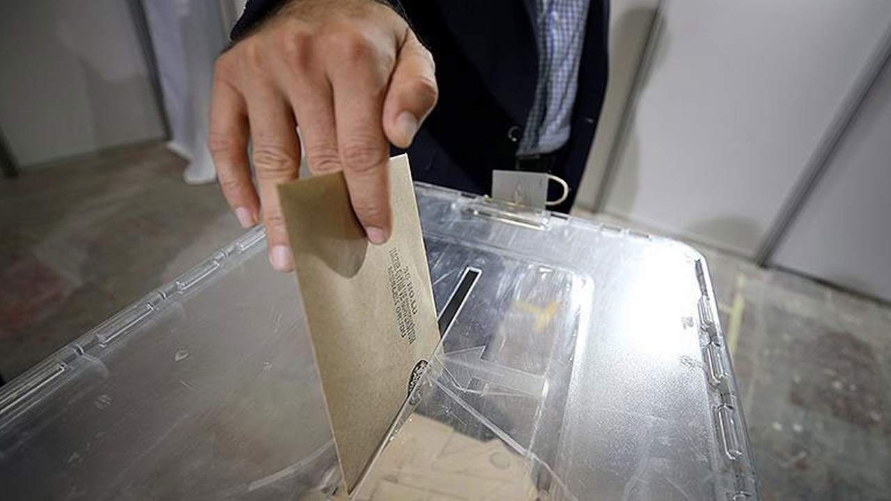 Asal Araştırma'nın son anketi olay! 2025'in ilk 7 ayında partilerin oyları değişti, birinci parti...