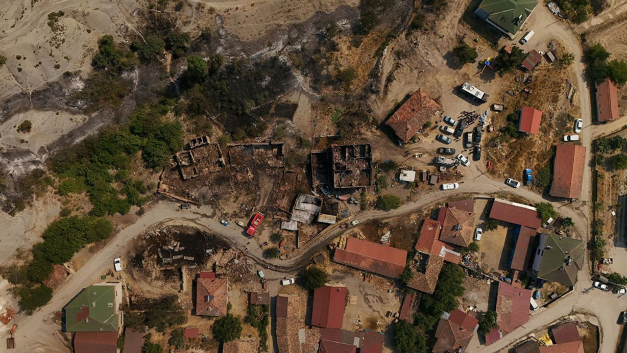 Sakarya'da durum çok kötü! Geyve yangını Bilecik'e sıçradı, evler yanıyor