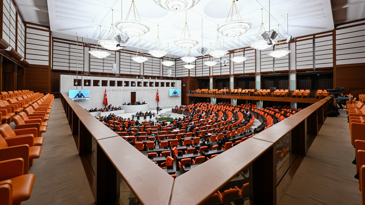 TBMM'de sandalye dağılımı değişti