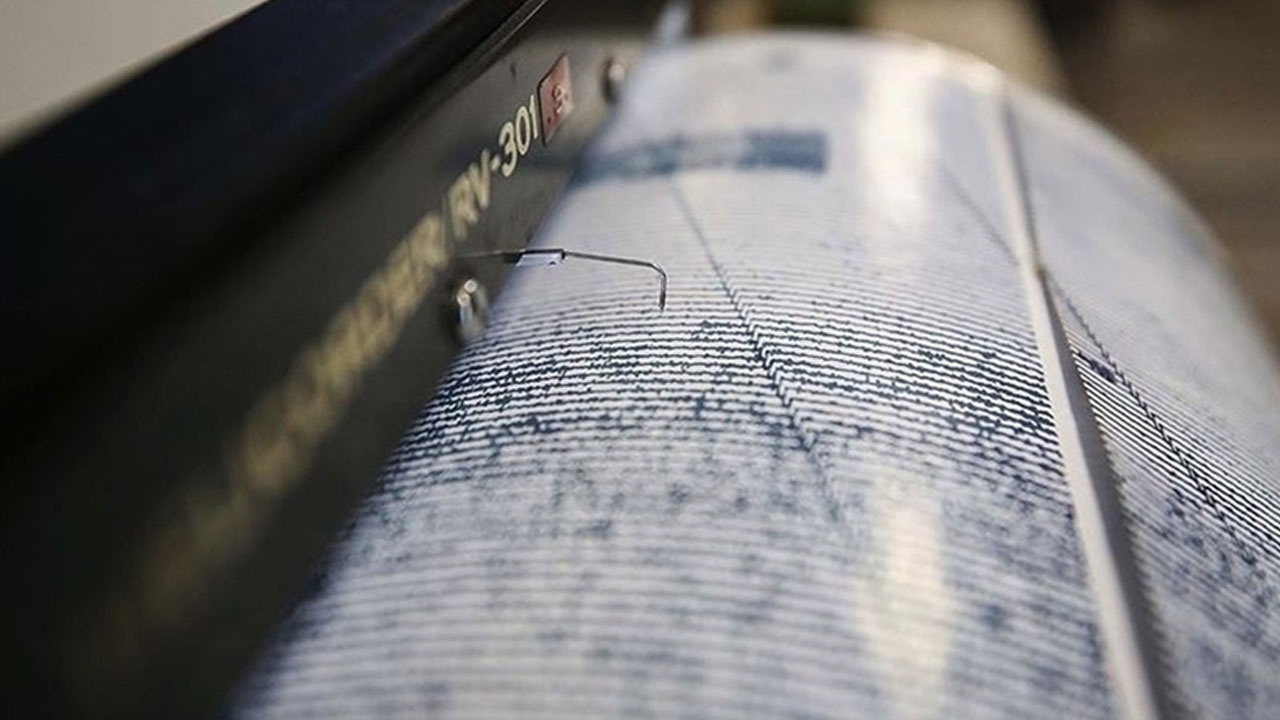 Sabah saatlerinde sallandı! AFAD ve Kandilli'den deprem açıklaması