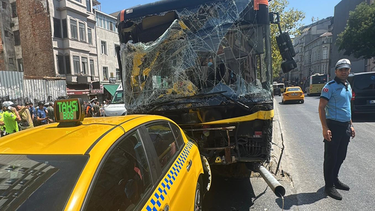 Beyoğlu'nda zincirleme kaza! İETT otobüsü, çöp kamyonu... Çok sayıda yaralı var