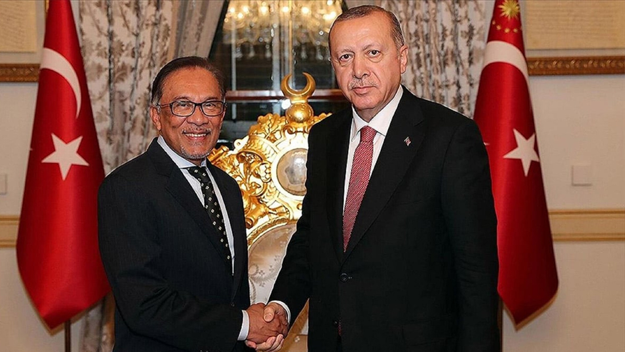 Erdoğan, Malezya Başbakanı İbrahim ile görüştü