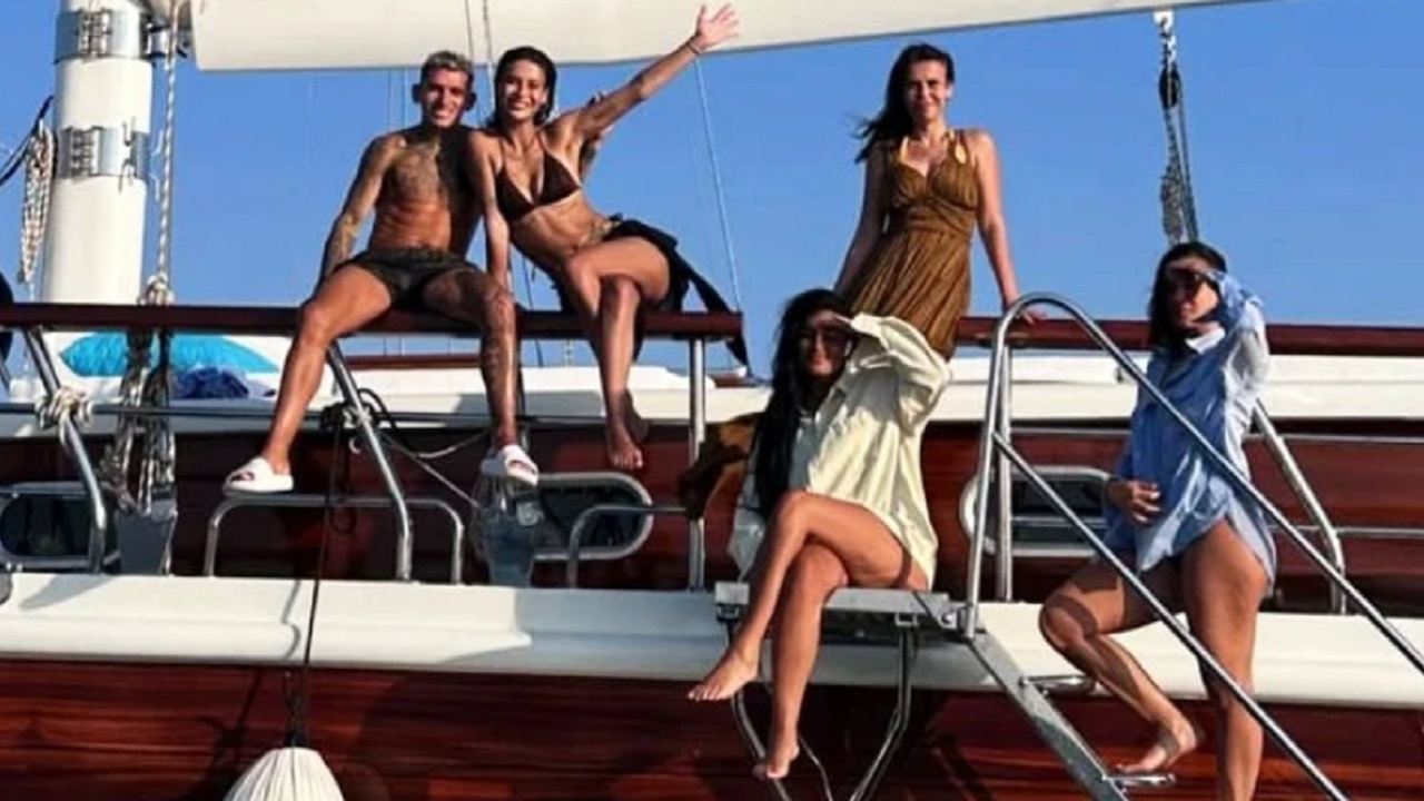 Lucas Torreira maç sonrası sevgilisine koştu! Devrim Özkan ile tatile çıktı...
