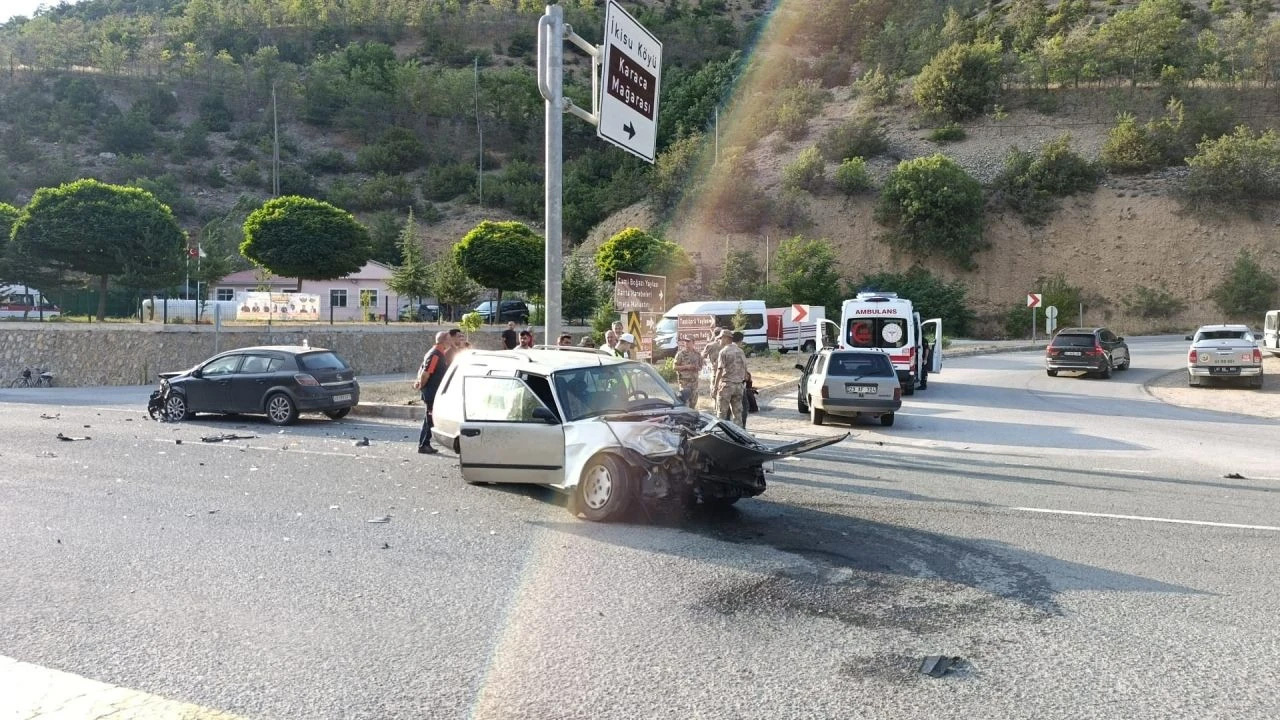 Gümüşhane'de zincirleme trafik kazasında 7 kişi yaralandı
