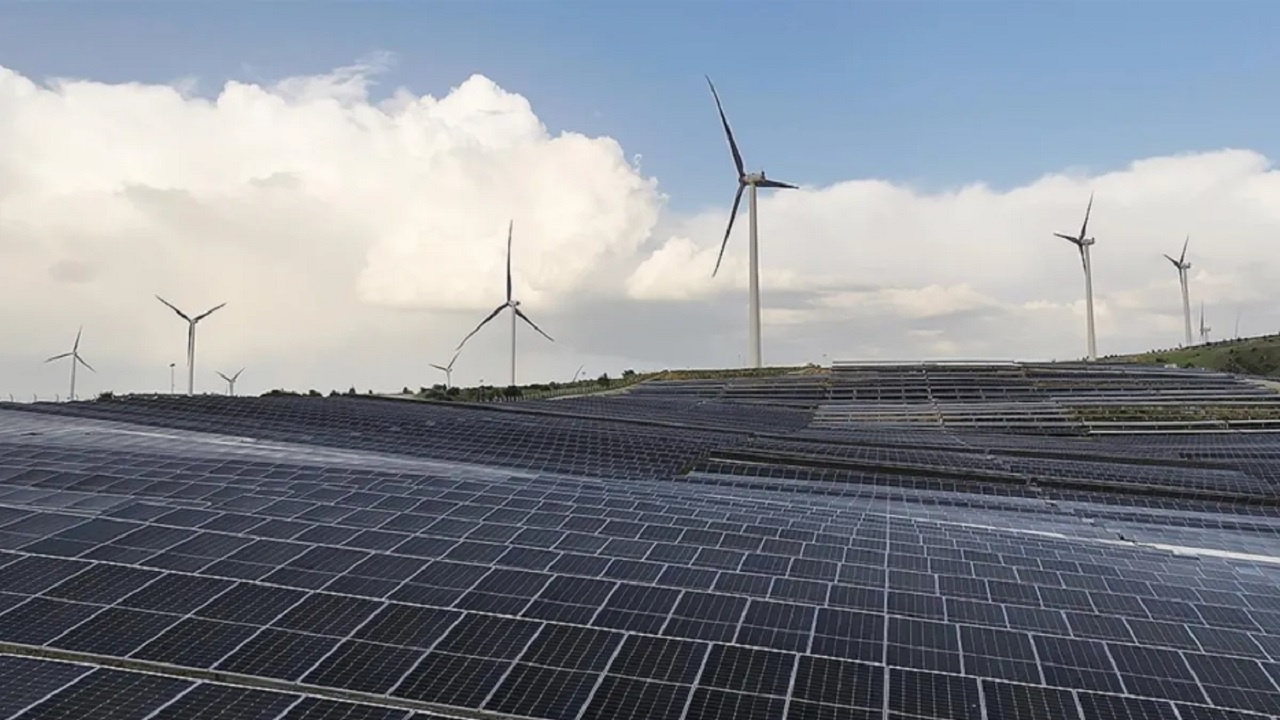 Günlük elektrik üretim ve tüketim verileri açıklandı! İşte ihracat ve ithalat rakamları...