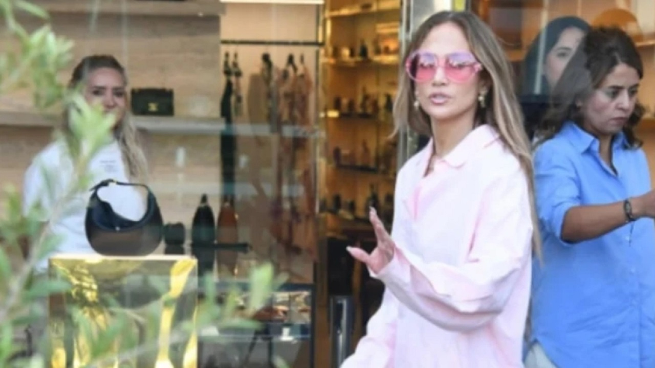 Jennifer Lopez'e büyük şok! İstinye Park'a doluyuz diyerek almadılar...