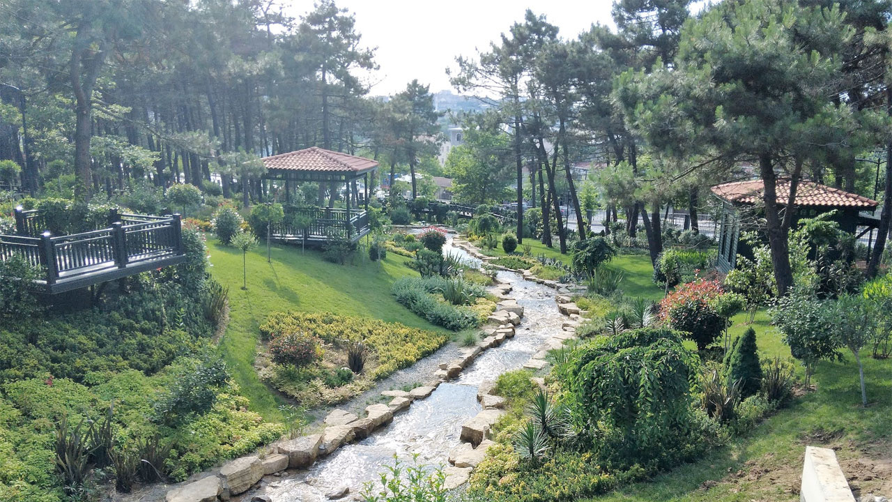 Ümraniye'deki millet bahçelerinde yangın alarmı