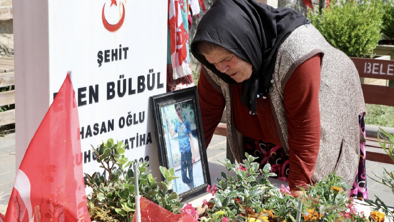 Eren Bülbül'ün şehadetinin üzerinden 8 yıl geçti! Annesinin acısı hiç dinmedi