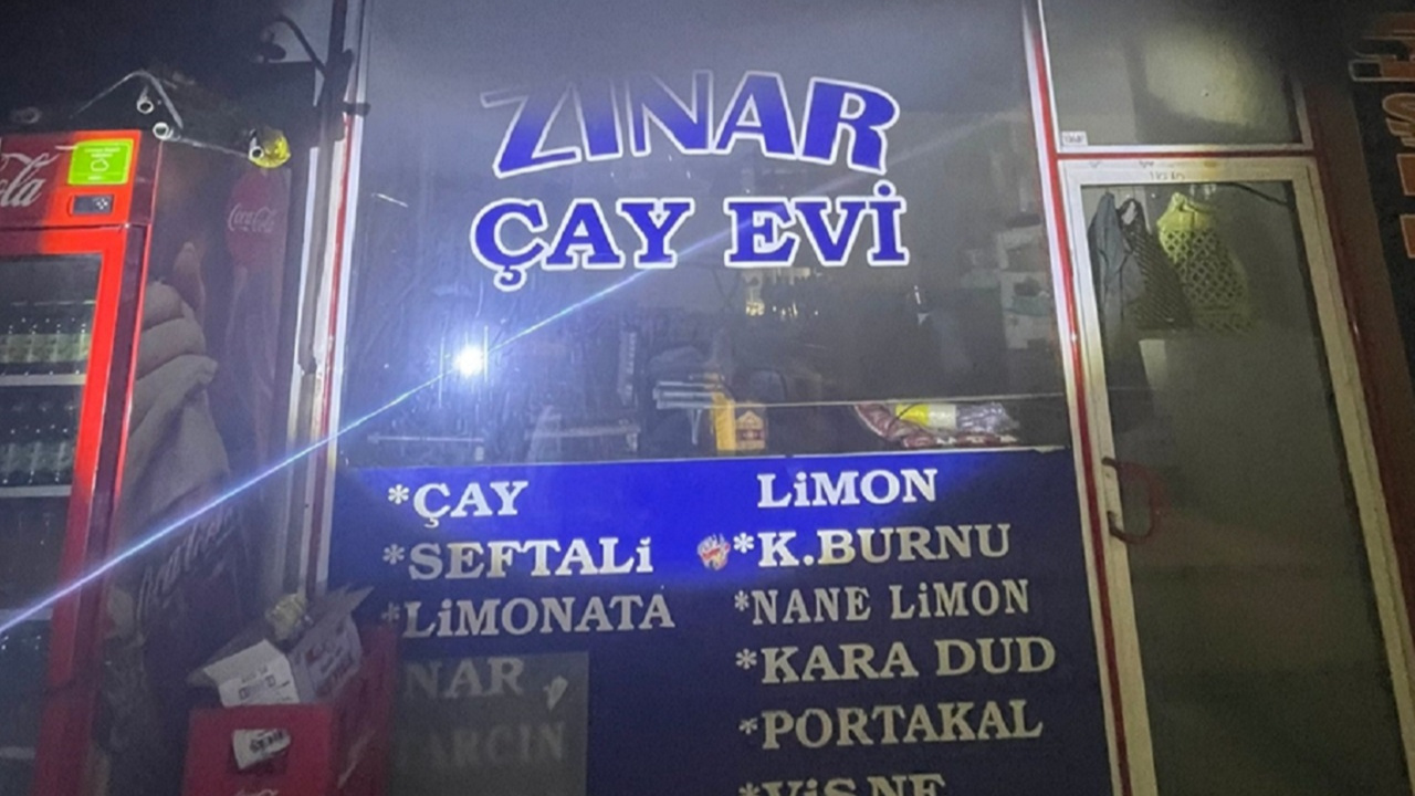 Van'da iş merkezinde çıkan yangında 4 dükkan zarar gördü
