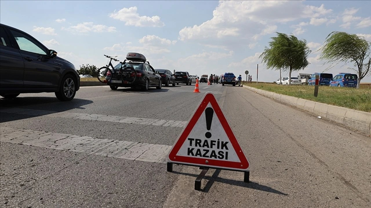 Gaziantep'te traktör ve otomobil çarpıştı: 1 ölü, 1 yaralı...