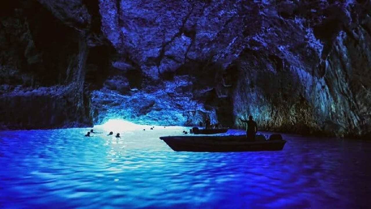 Antalya'da saklı cennet! Deniz mağarası doğaseverler ve fotoğraf tutkunlarının gözdesi oldu...