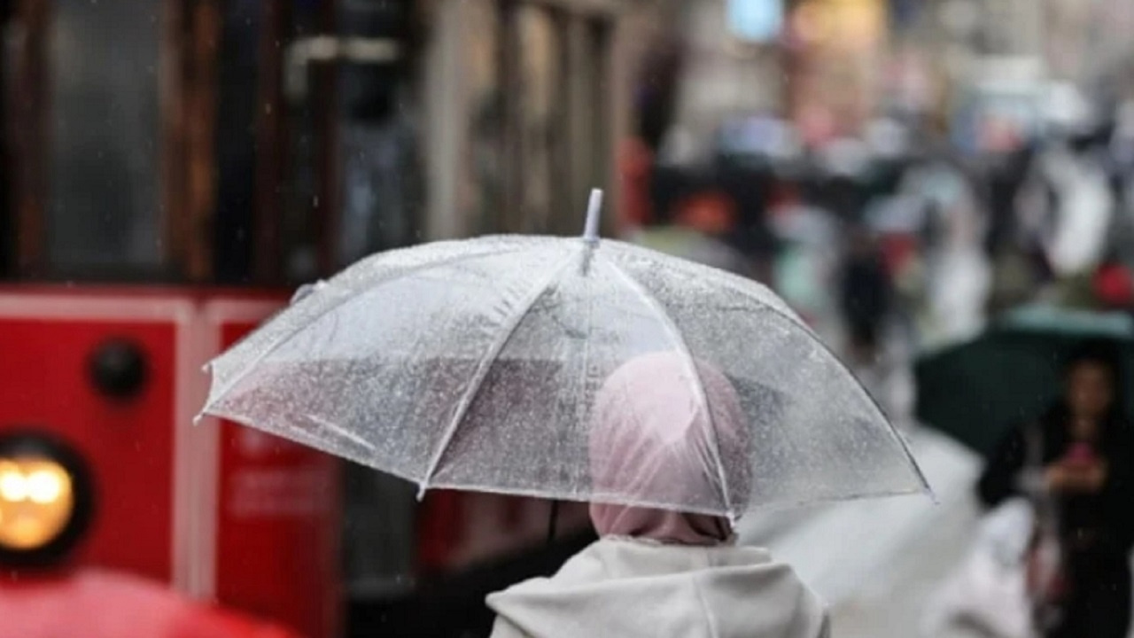 İstanbul da listede meteoroloji 11 il için sarı kod geçti fırtına var
