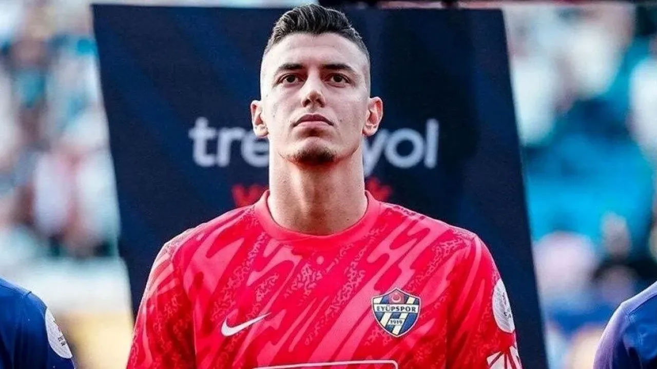 Berke Özer resmen Lille'de! Fenerbahçe hakkından vazgeçti