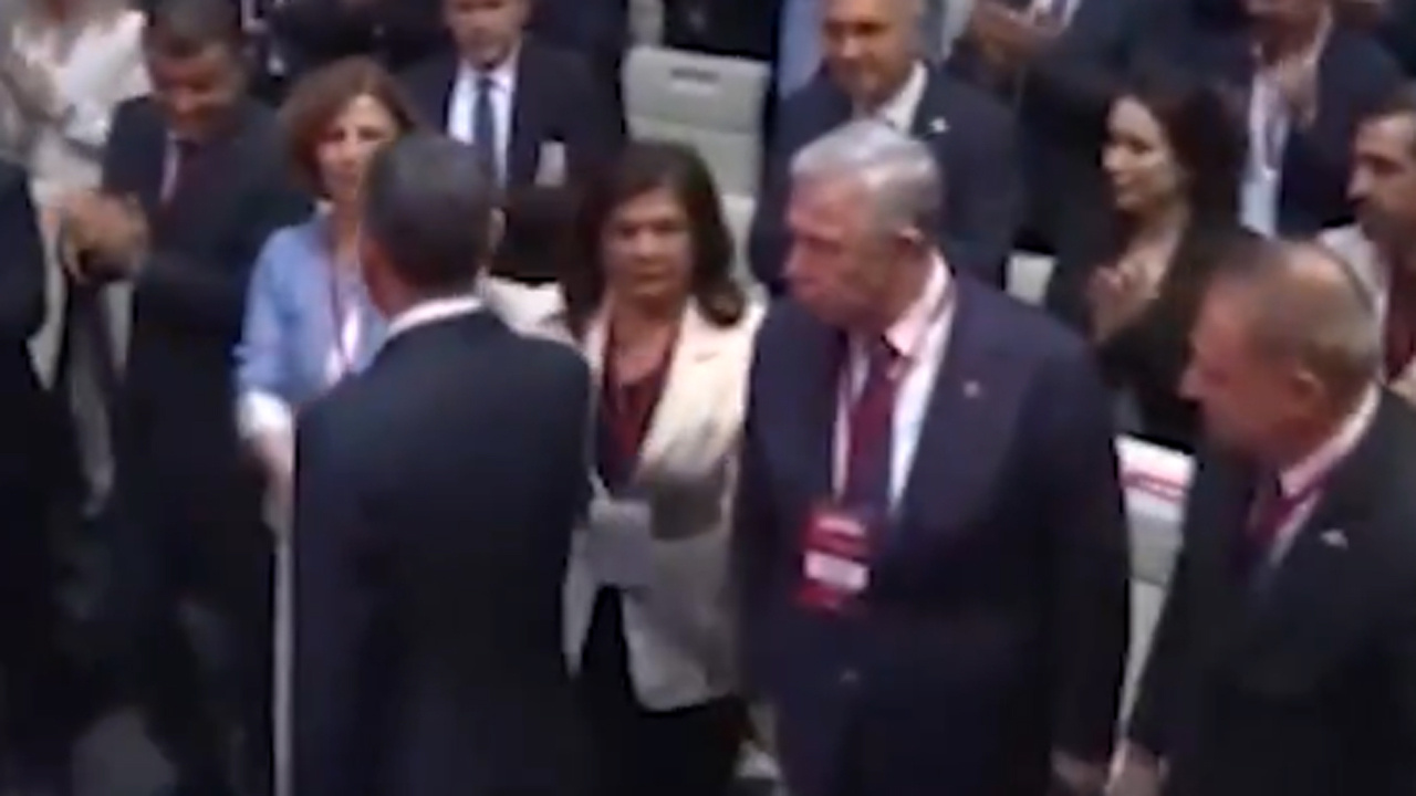 Özgür Özel ile Özlem Çerçioğlu'nu bu görüntüsü olay oldu 1 ay önce çekilmiş