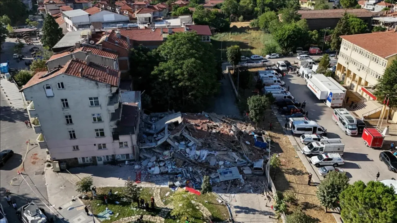 Bakan Kurum'dan Balıkesir duyurusu: 'Yıkıp, yeniden yapacağız'