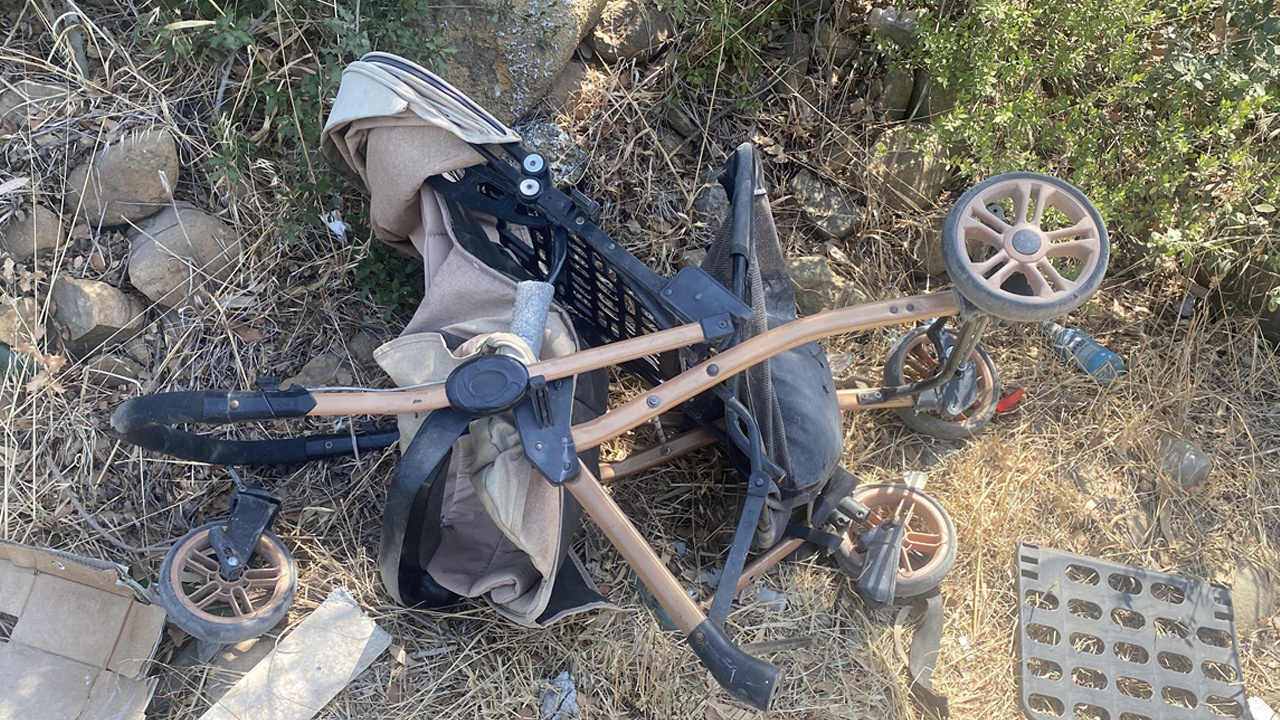 Hatay'da motosiklet yolda yürüyen aileye çarptı! 9 aylık bebek öldü, 4 kişi yaralandı