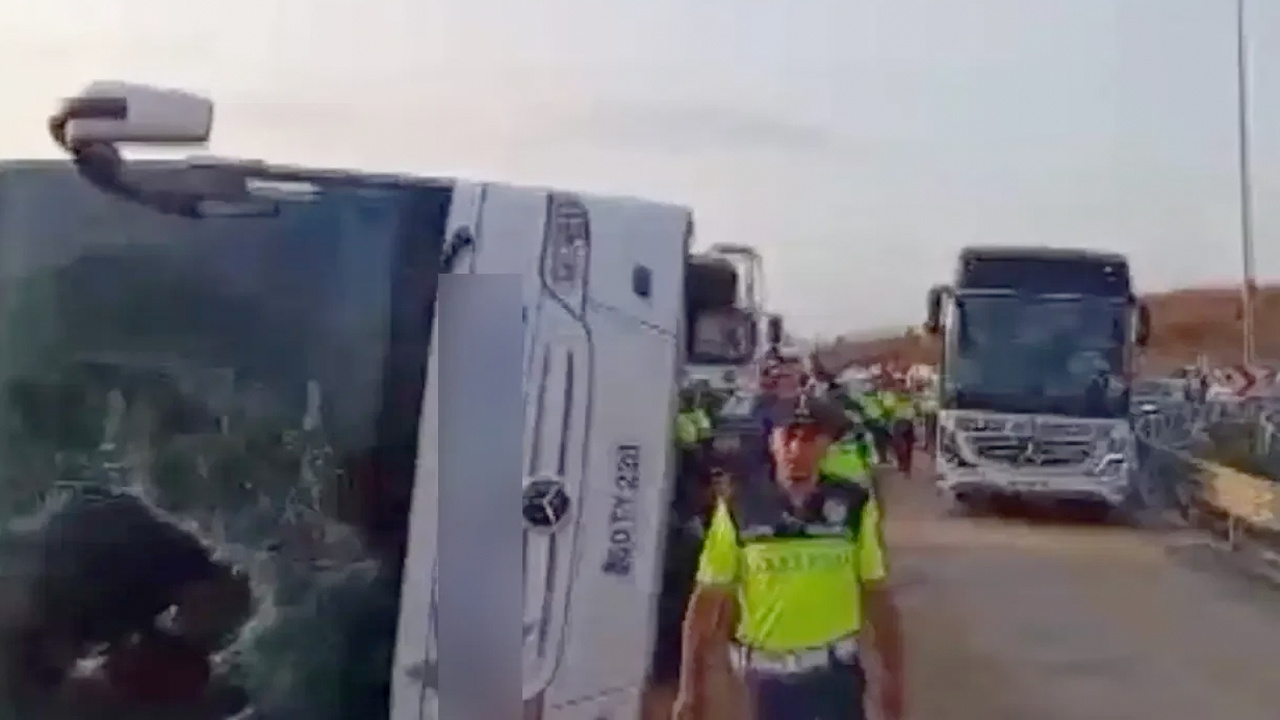 Kuzey Marmara Otoyolu'nda yolcu otobüsü devrildi: 3 ölü 20 yaralı