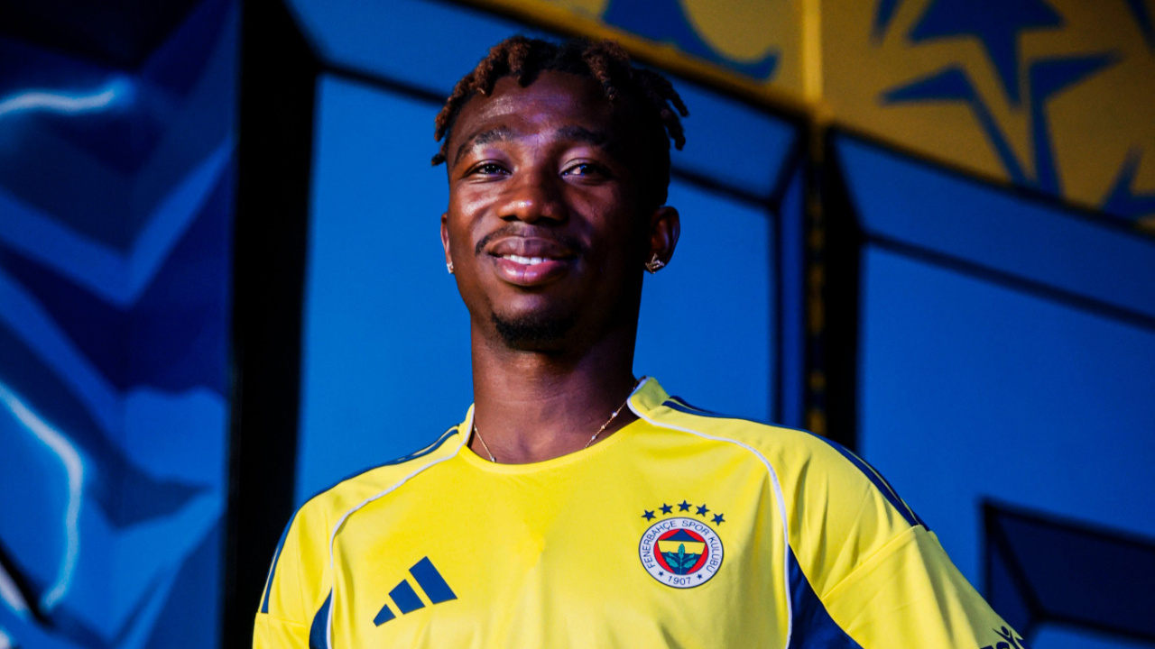 Fenerbahçe'den bir transfer daha! 5 yıllık imza...