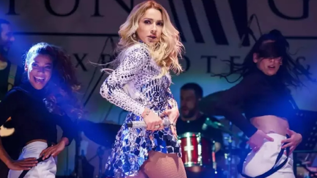 Hadise yine şaşırtmadı! Otel odasından öyle bir paylaşım yaptı ki...