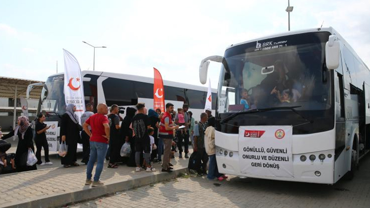 Suriyelilerin ülkelerine gönüllü geri dönüşleri sürüyor