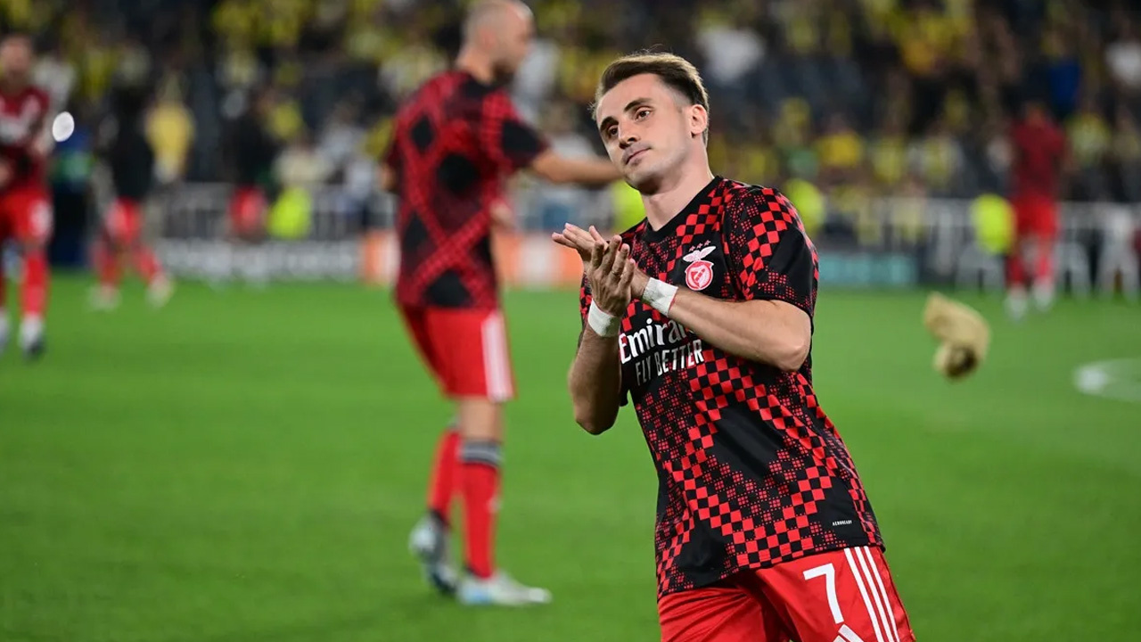 Kerem Aktürkoğlu, Kadıköy'de alkışlandı