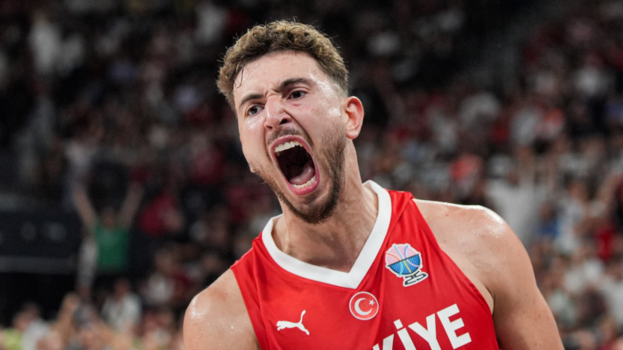 Alperen Şengün yıldızlaştı Türkiye Karadağ'ı yendi