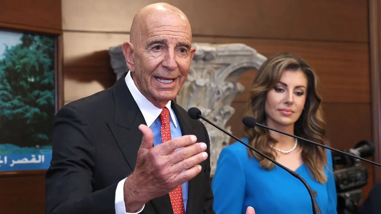 Tom Barrack’tan gazetecilere hakaret: Hayvanca davranmayın medeni olun