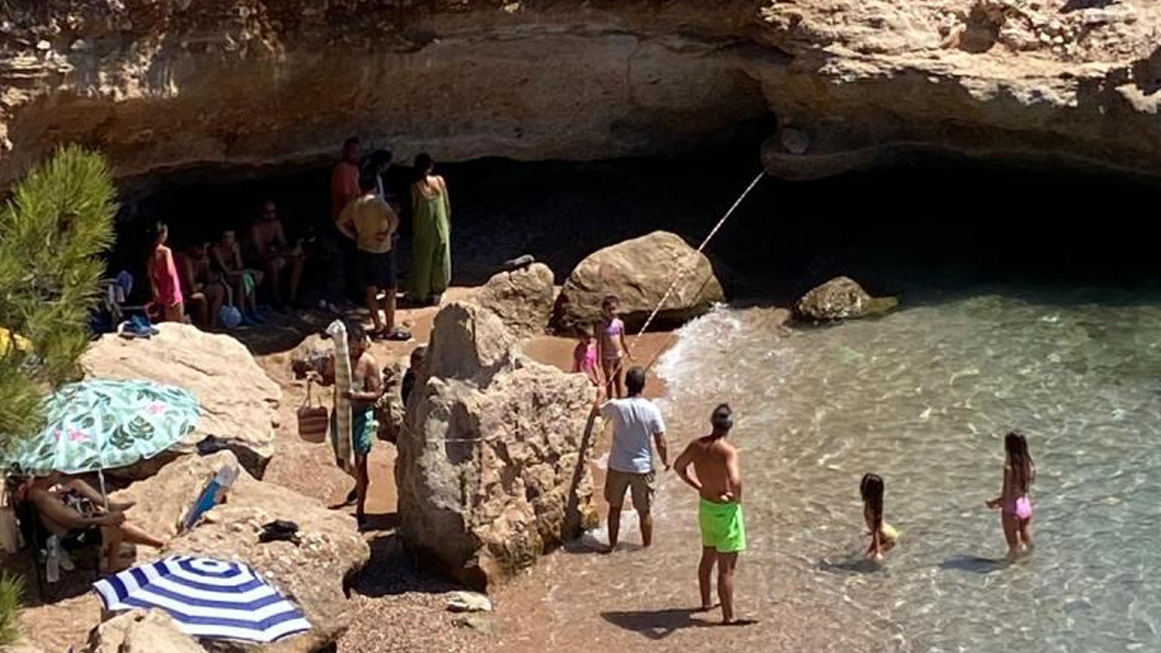 Datça'da sahilde dinlenen fok için bölgeye güvenlik şeridi çekildi