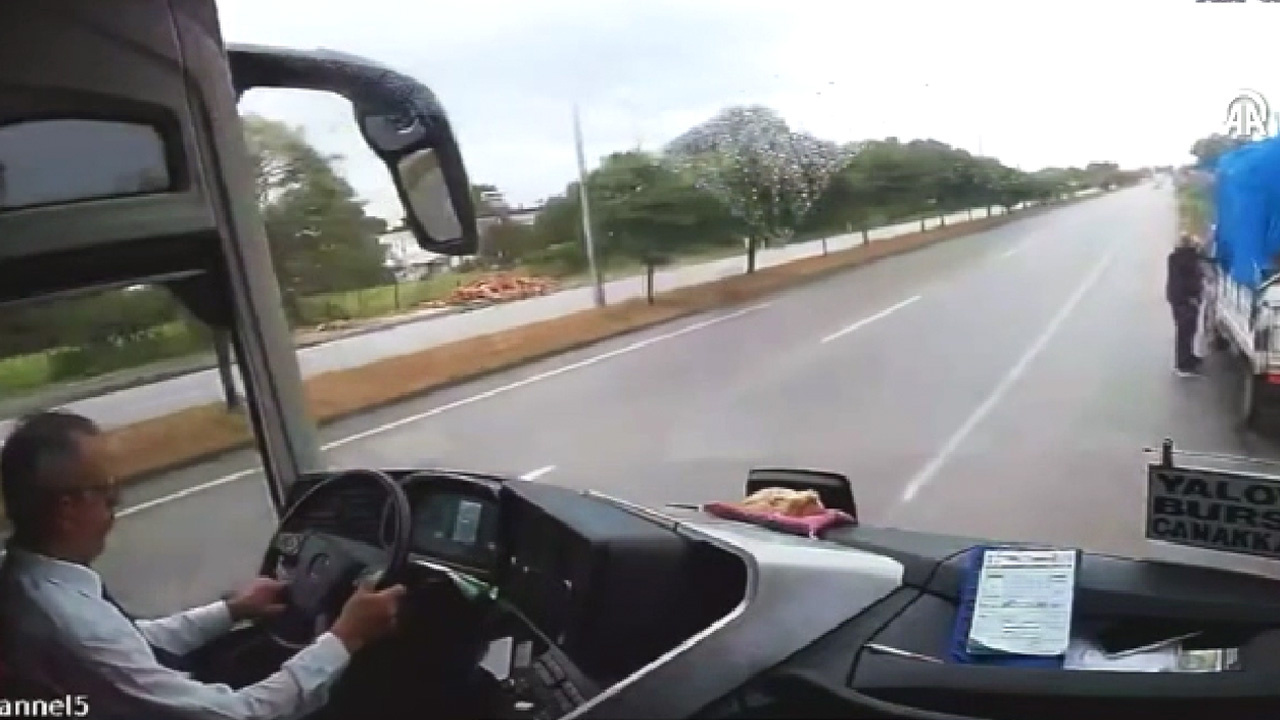 Samsun'da yolcu otobüsünün çarptığı 2 kişi öldü! Kaza anı videosu şaşırttı