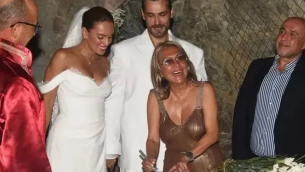 Bestemsu Özdemir evlenmişti! Acil nikah masasına oturmasının nedeni ortaya çıktı